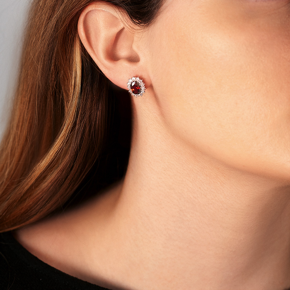 Boucles d'oreilles argent 925 ovales riconias rouges et blancs - vue porté 1
