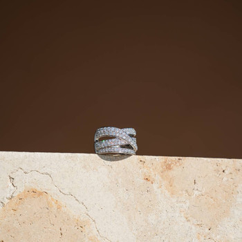 Bague or 750 blanc anneaux entrelacés diamants synthétiques 1,25 carat