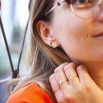 Boucles d'oreilles plaqué or effet feuille d'or