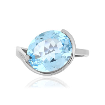 Bague or blanc 750, 1 Topaze bleue de 5,25 carats.