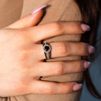Bague argent 925, zirconias noirs et blancs.