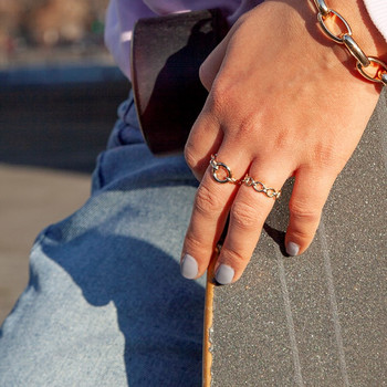 Gold-plated ring with link motif