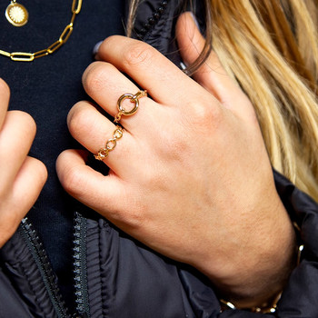 Gold-plated ring with link motif