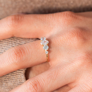 Bague or 375 jaune zirconias blancs