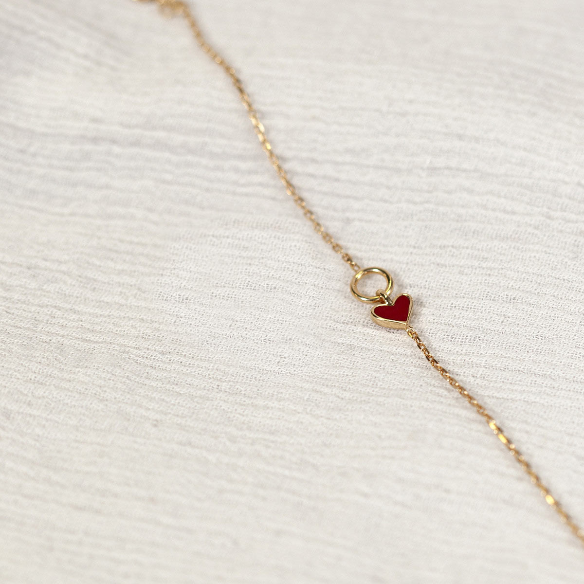 Bracelet plaqué or coeur laque rouge et anneau 18 cm - vue D1