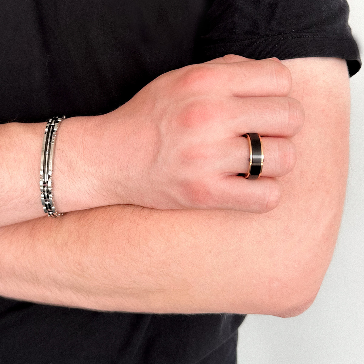 Bracelet acier bicolore noir 21 cm - vue porté 1