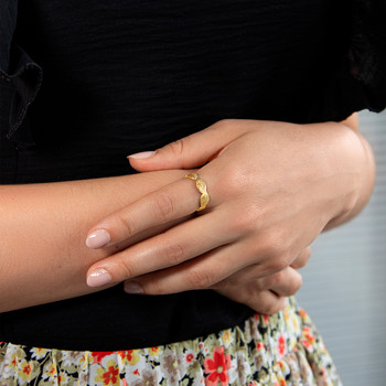 Bague plaqué or jaune, motif feuille.