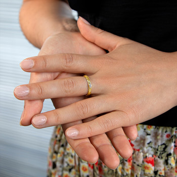 Bague plaqué or jaune martelée zirconia