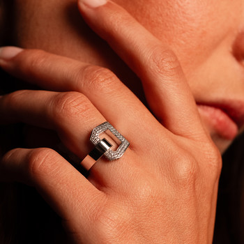 Bague or recyclé 750 blanc boucle et demi-tour diamants