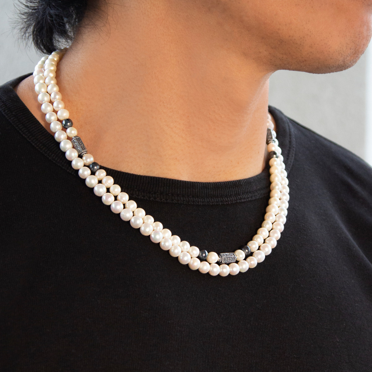 Collier perles blanches d'eau douce et argent 50cm - vue porté 2