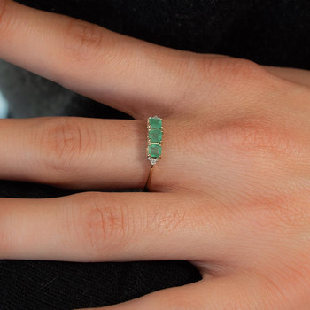 Bague or 375 2 tons émeraudes et diamants