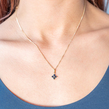 Pendentif or 750 jaune fleur saphirs