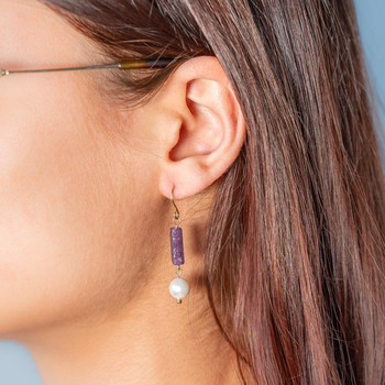 Boucles d'oreilles acier doré améthystes et 2 perles d'imitation