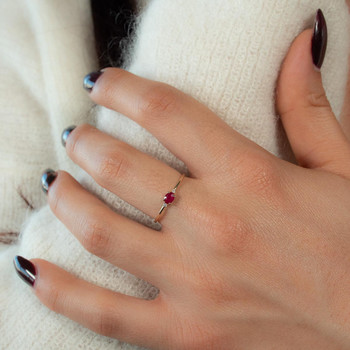 Bague or 375 jaune rubis et diamants