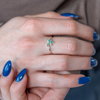 Bague or 375 2 tons fleur émeraudes et diamants