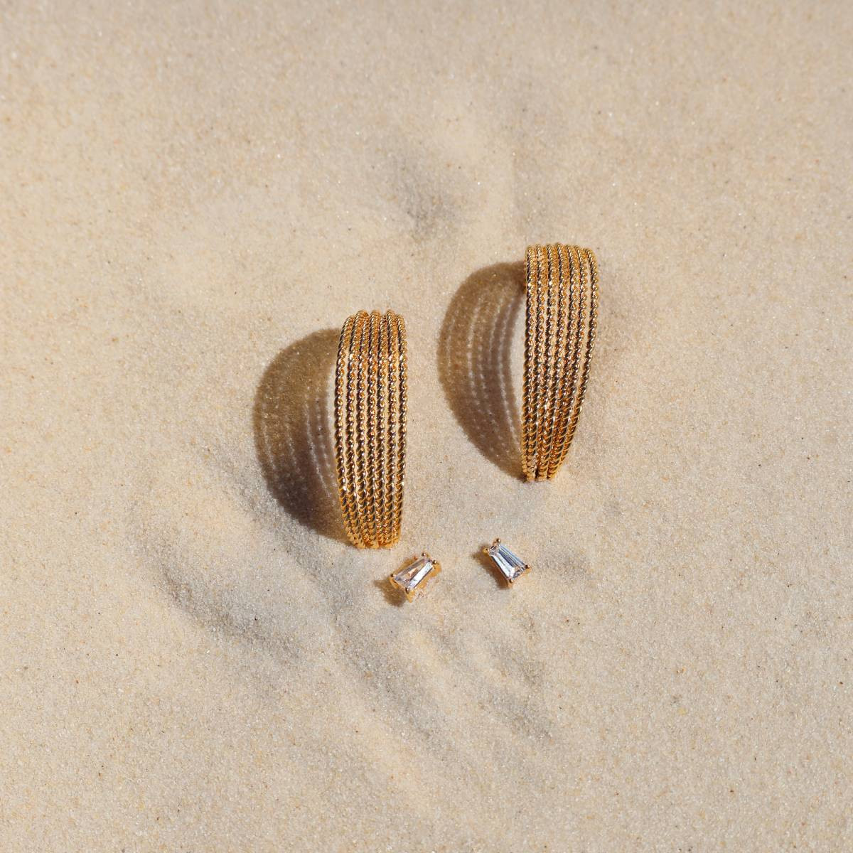 Boucles d'oreilles plaqué or jaune et zirconias - vue D1