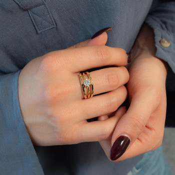 Yellow gold-plated ring with ziconias