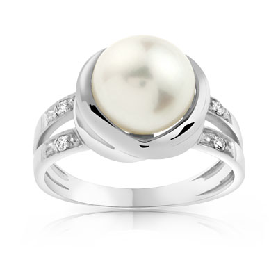 Bague or 750 blanc perle de culture du Japon et diamant