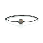 Bracelet perle de culture de tahiti cordon coton noir