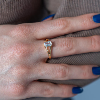 Geelgouden en zirkonia ring