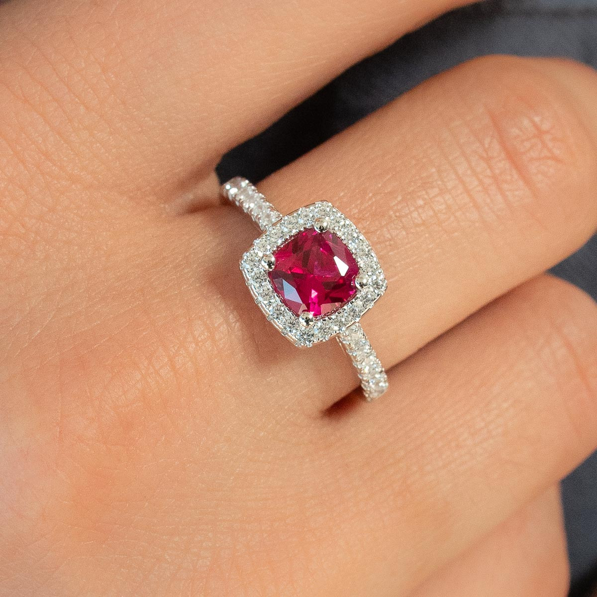 Bague argent 925 spinelle rouge et zirconias - vue porté 1