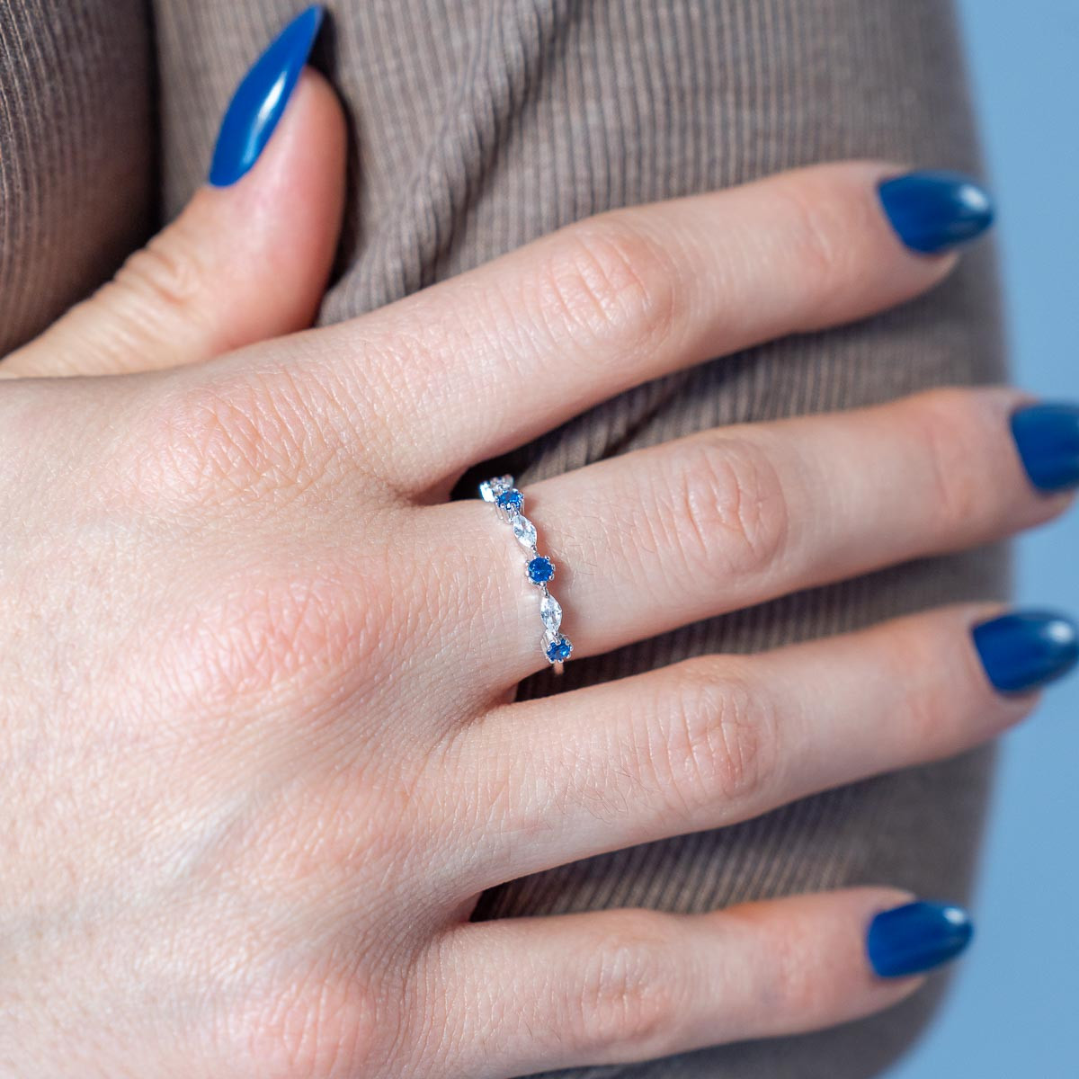 Bague argent 925 zirconias et pierres imitation bleues - vue porté 1