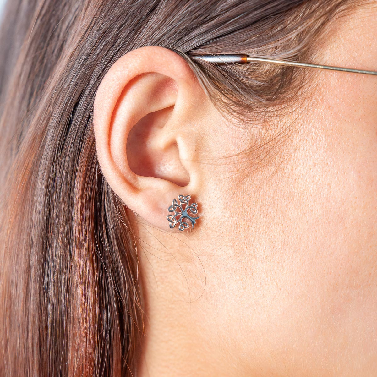 Boucles d'oreilles argent 925 motif arbre de vie - vue porté 1