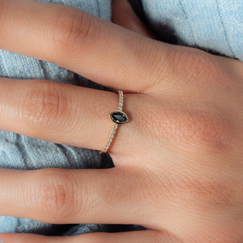 Bague or 750 jaune saphirs et diamants