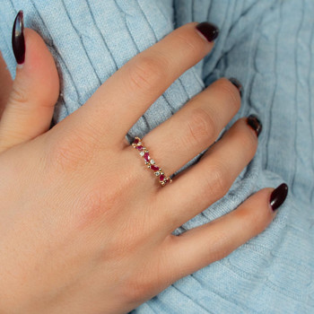 Bague or 750 jaune rubis et diamants