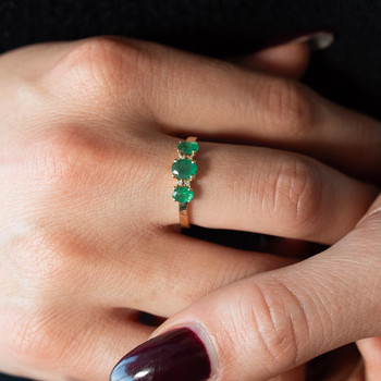 Bague or 750 jaune émeraudes et diamants
