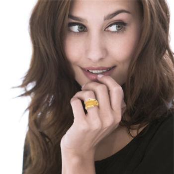 Bague or 750 jaune polie et granité