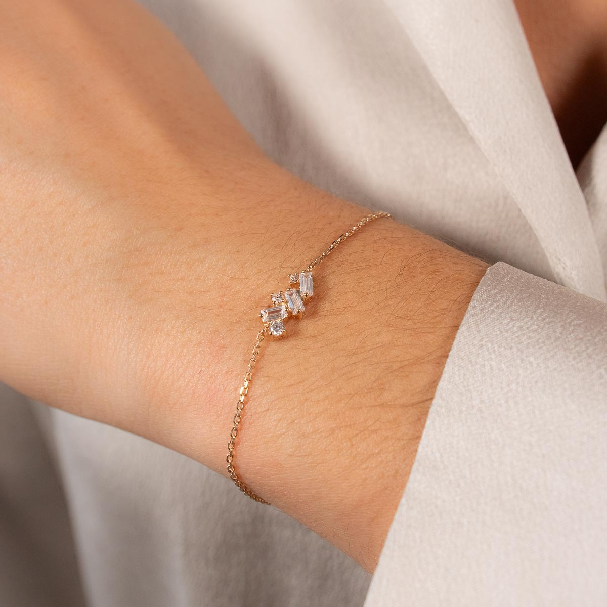 Bracelet plaqué or zirconias 18 cm - vue porté 1