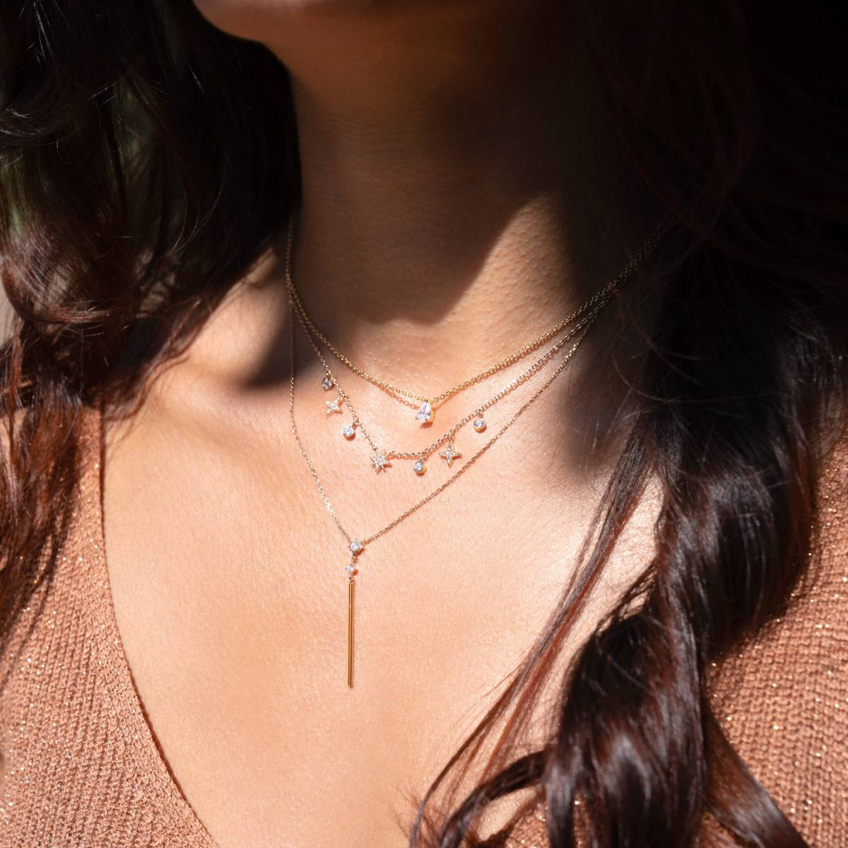 Collier plaqué or zirconias 45 cm - vue porté 1
