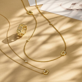 Collier plaqué or jaune boucles ajourées et zirconias