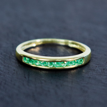 Bague or 375 jaune émeraudes