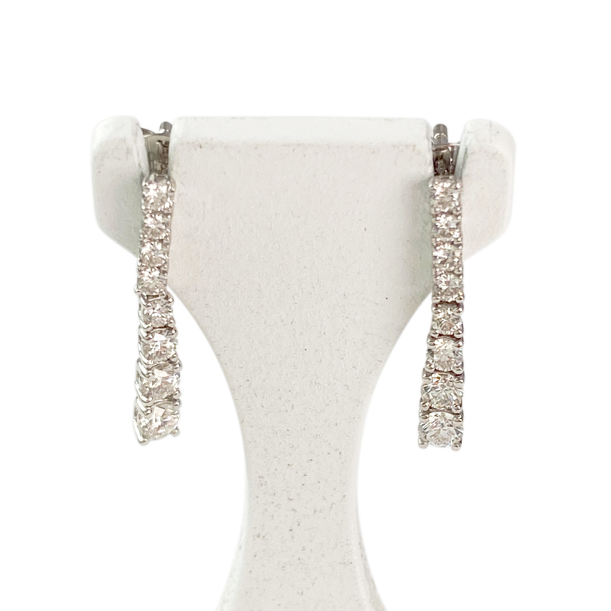 Boucles d'oreilles or 750 blanc diamant