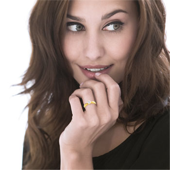Bague solitaire or 750 jaune diamant 50/100e de carat