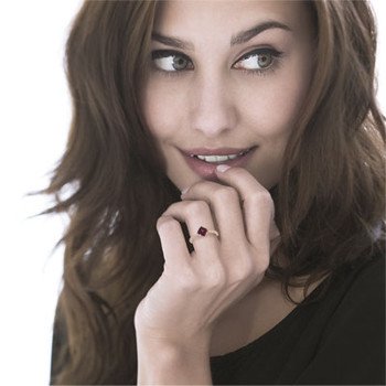 Bague or 375 rose grenat rhodolite carrée et diamants