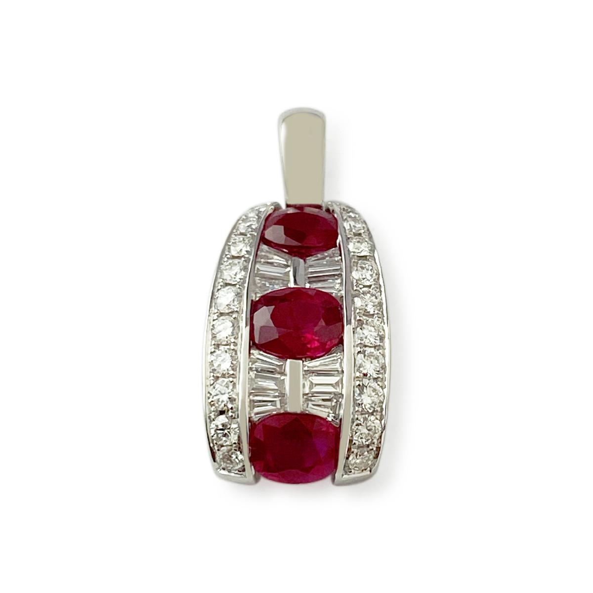 Pendentif or 750 blanc rubis diamant