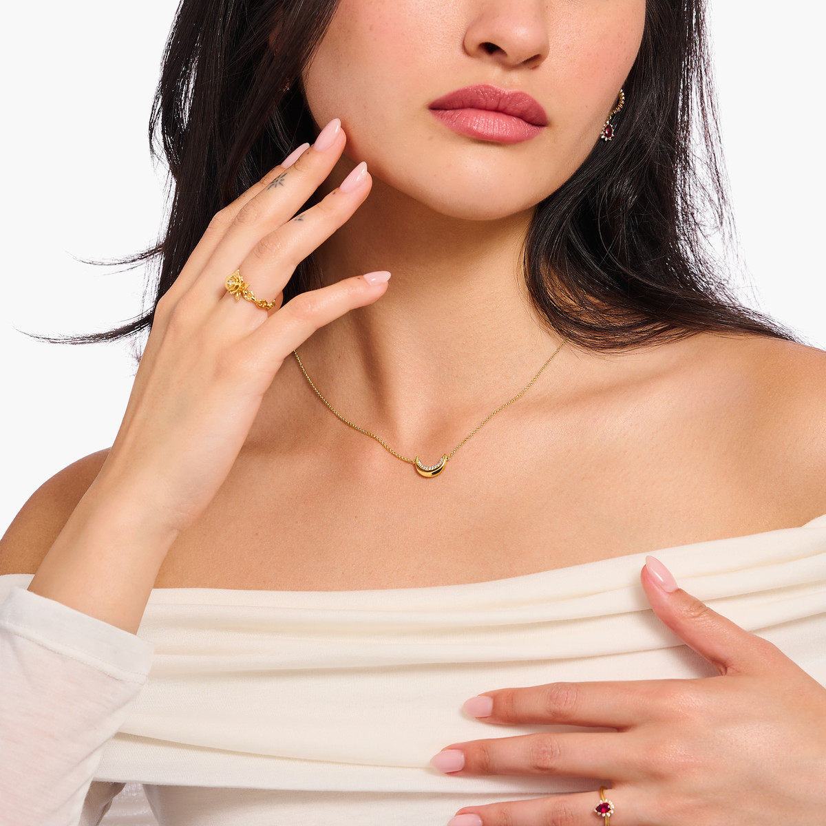 Collier THOMAS SABO argent plaqué or avec pendentif Moon Romance - vue porté 1