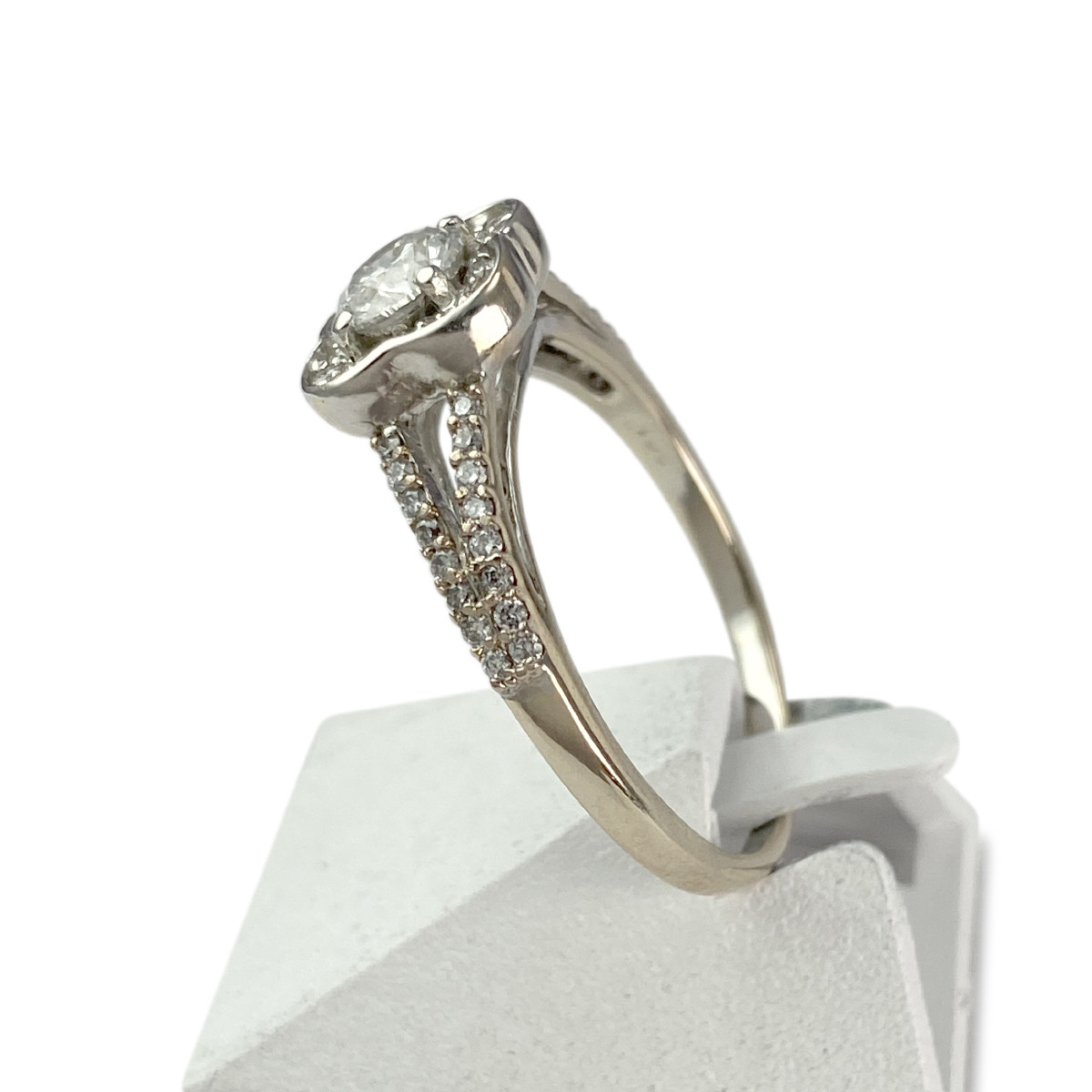 Bague d'occasion or 750 blanc diamants - vue 2