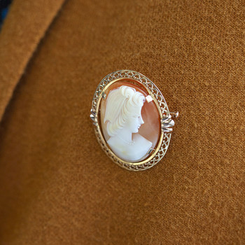 Broche d'occasion or 750 jaune camée