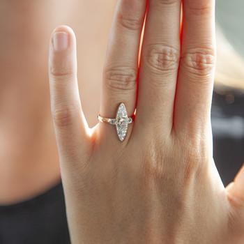 Bague marquise d'occasion or 750 jaune platine et diamants