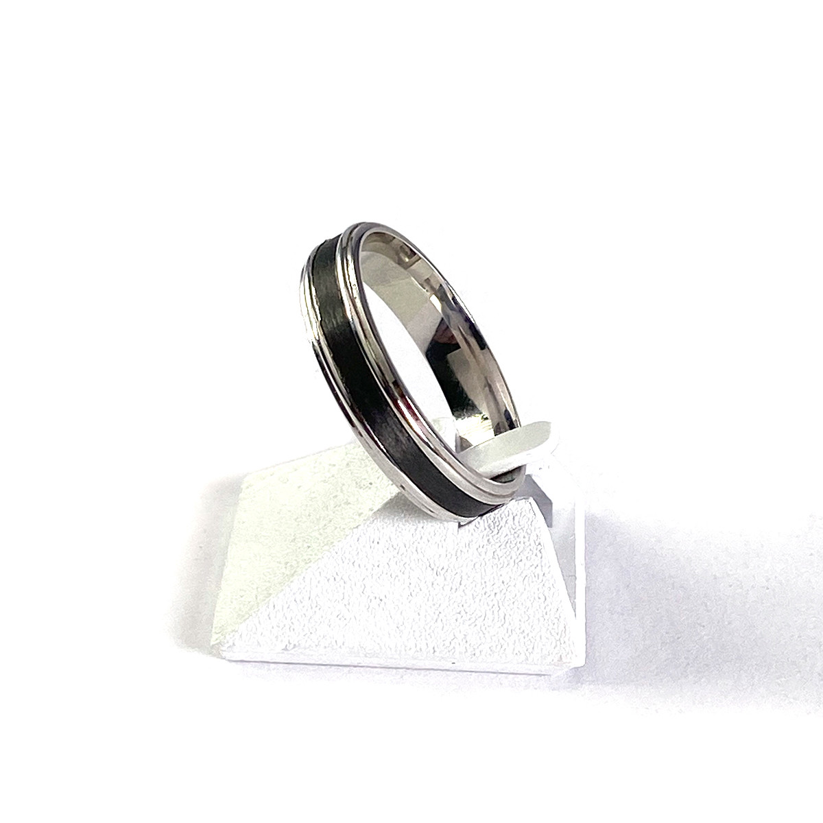 Bague d'occasion or 375 blanc et carbone 4,5 mm - vue 2