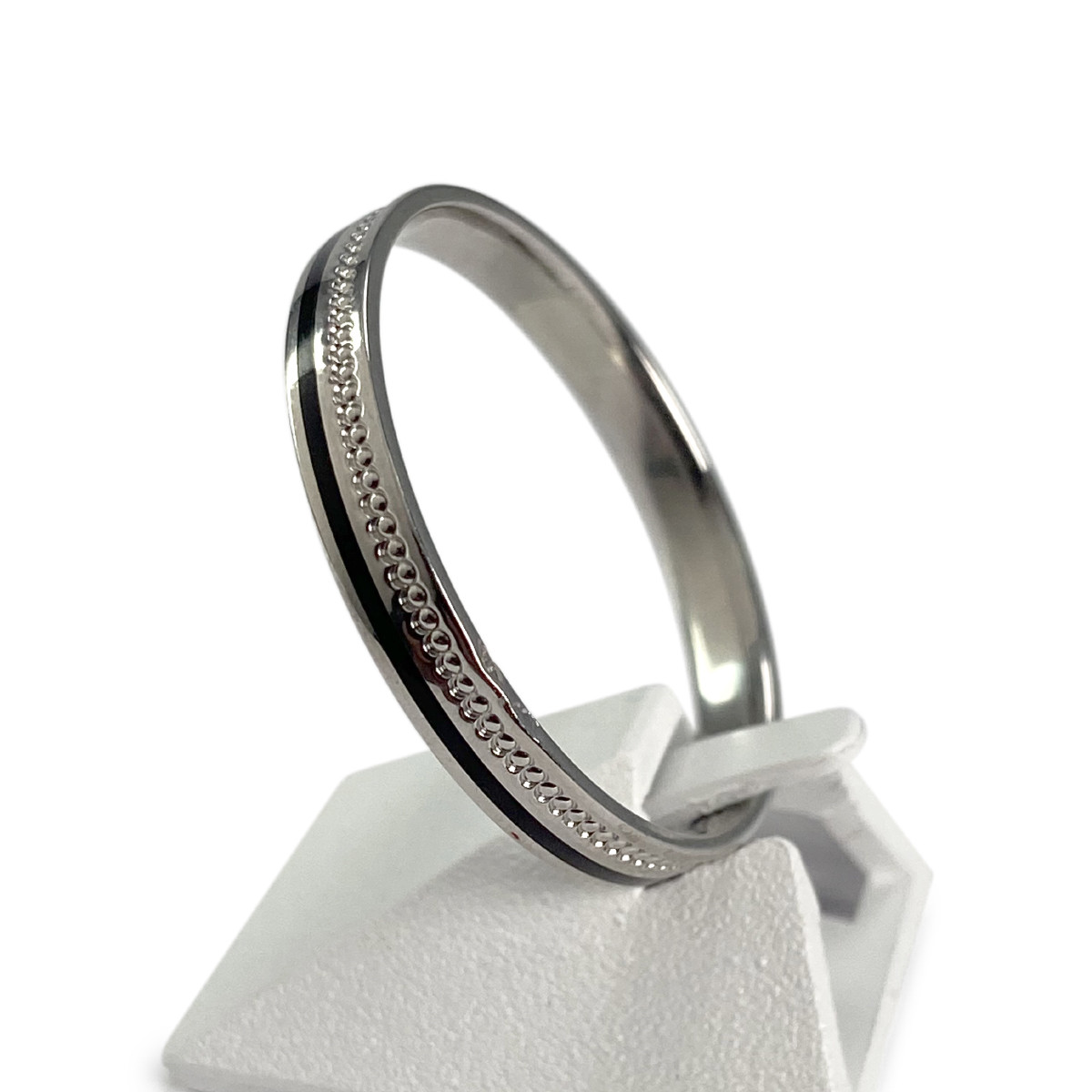 Bague d'occasion or 750 blanc et laque céramique noire - vue 2