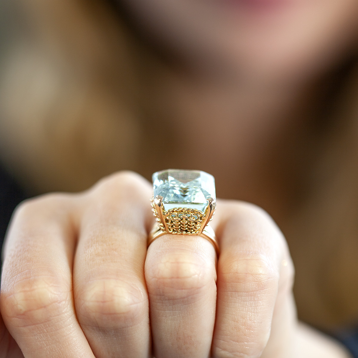 Bague d'occasion or 750 jaune aigue-marine - vue porté 1