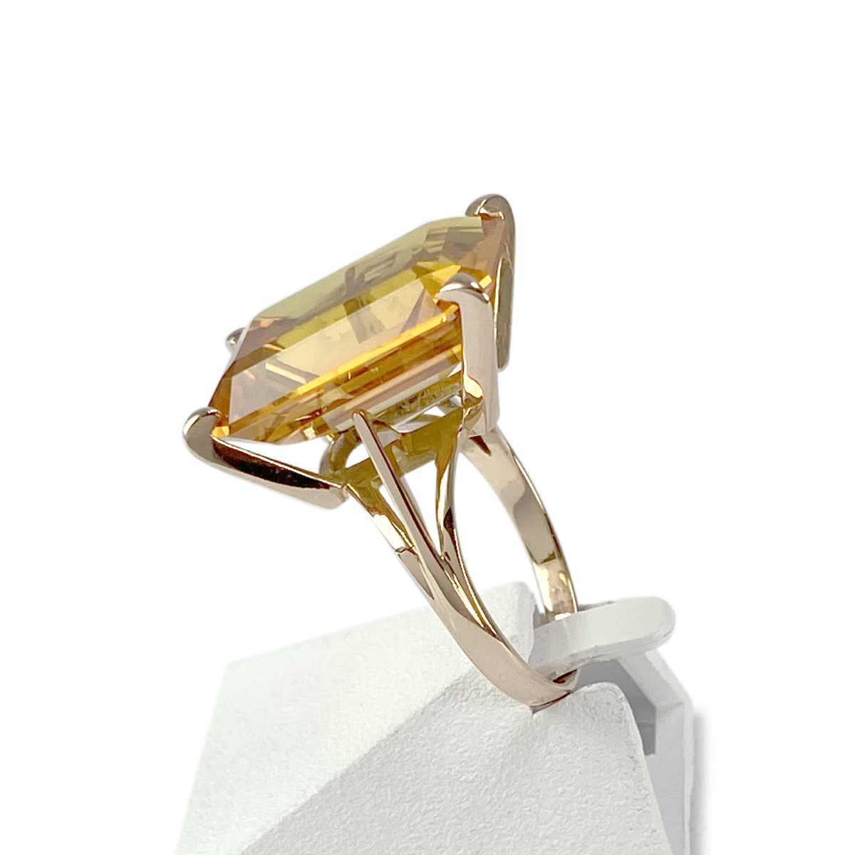 Bague d'occasion or 750 jaune corindon synthétique - vue 2