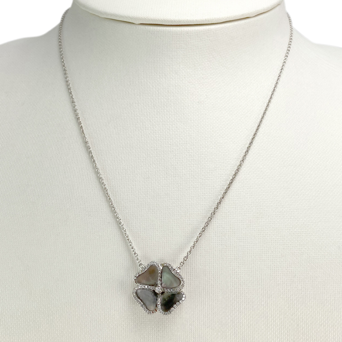 Collier d'occasion fleur or 750 blanc nacre diamant 40cm - vue 2
