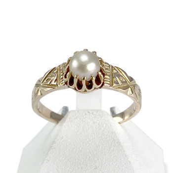 Tweedehands ring in 375 geelgoud met gekweekte parel