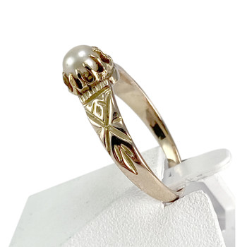 Tweedehands ring in 375 geelgoud met gekweekte parel